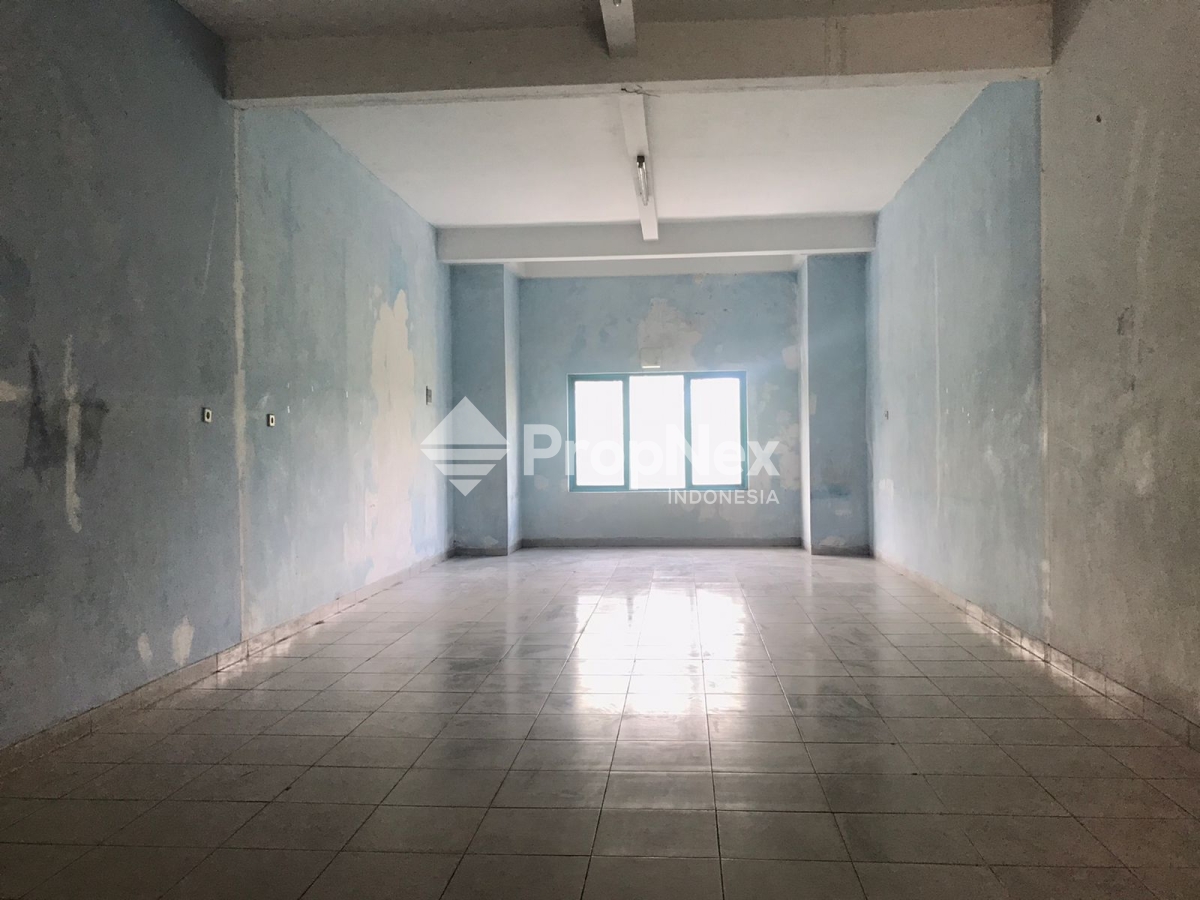 Ruko di Srondol Banyumanik Semarang Sangat Strategis Cocok untuk segala usaha — foto 2